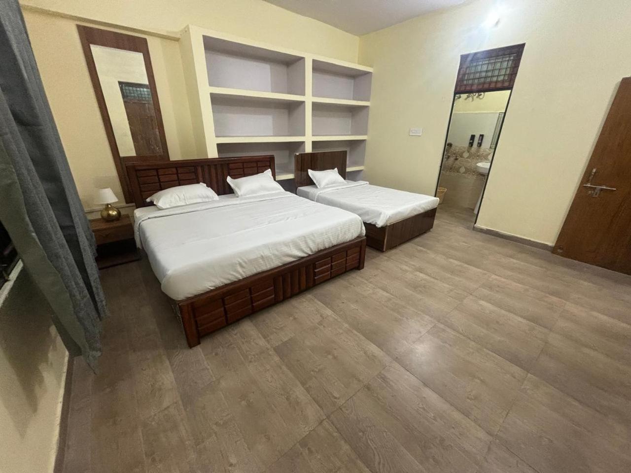 Amara Homestays Allāhābād Junction Exteriör bild