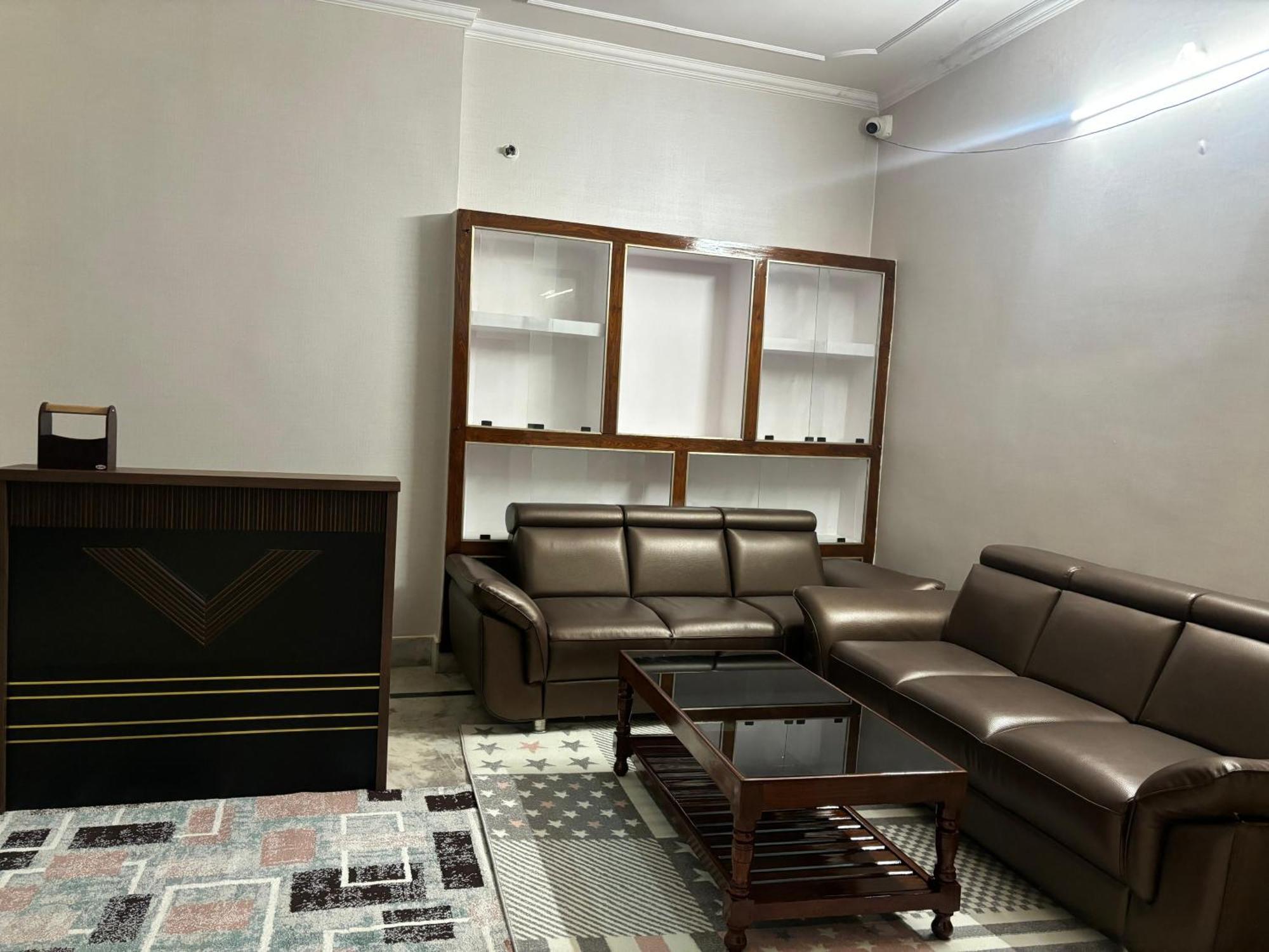 Amara Homestays Allāhābād Junction Exteriör bild