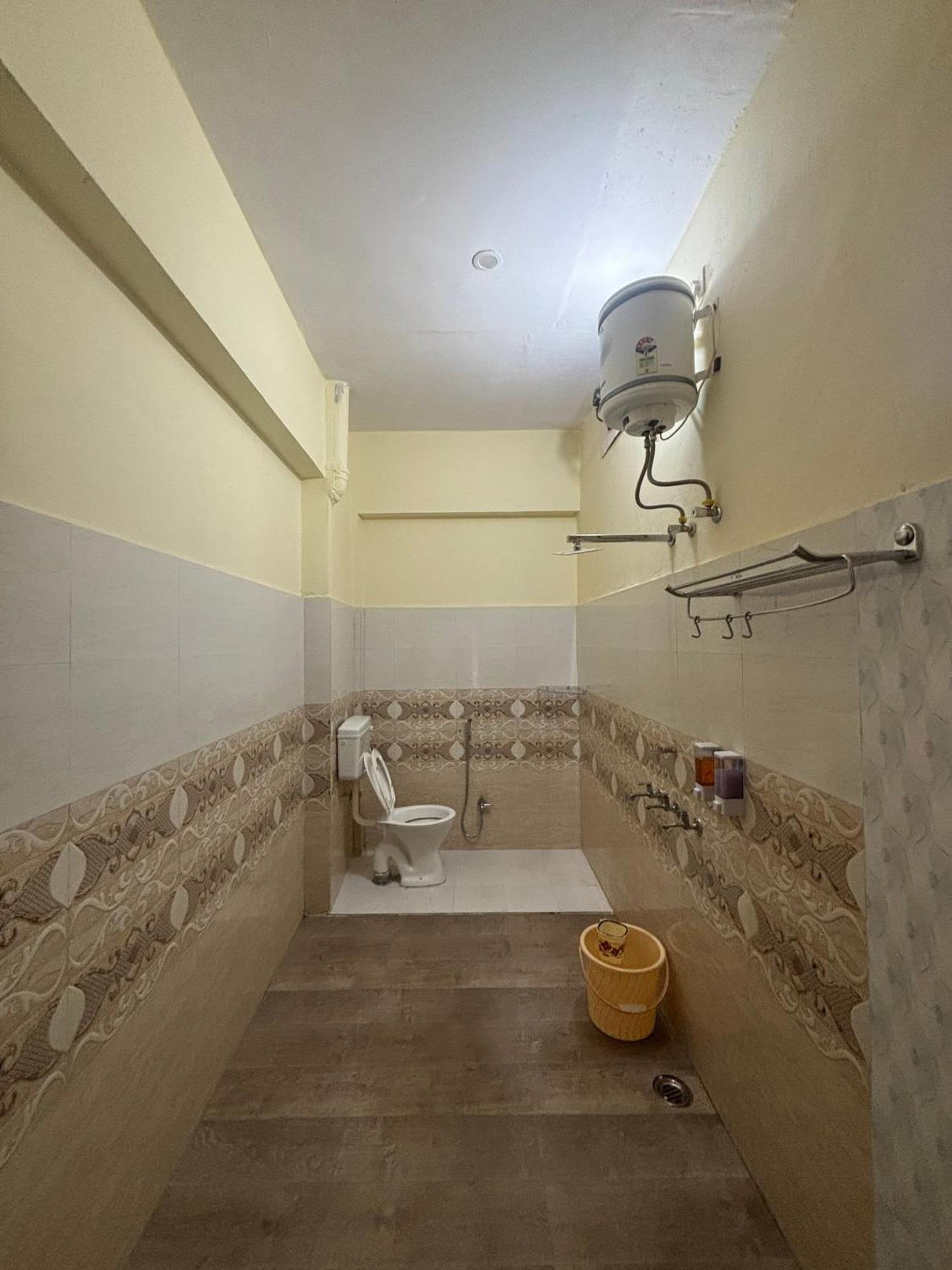 Amara Homestays Allāhābād Junction Exteriör bild