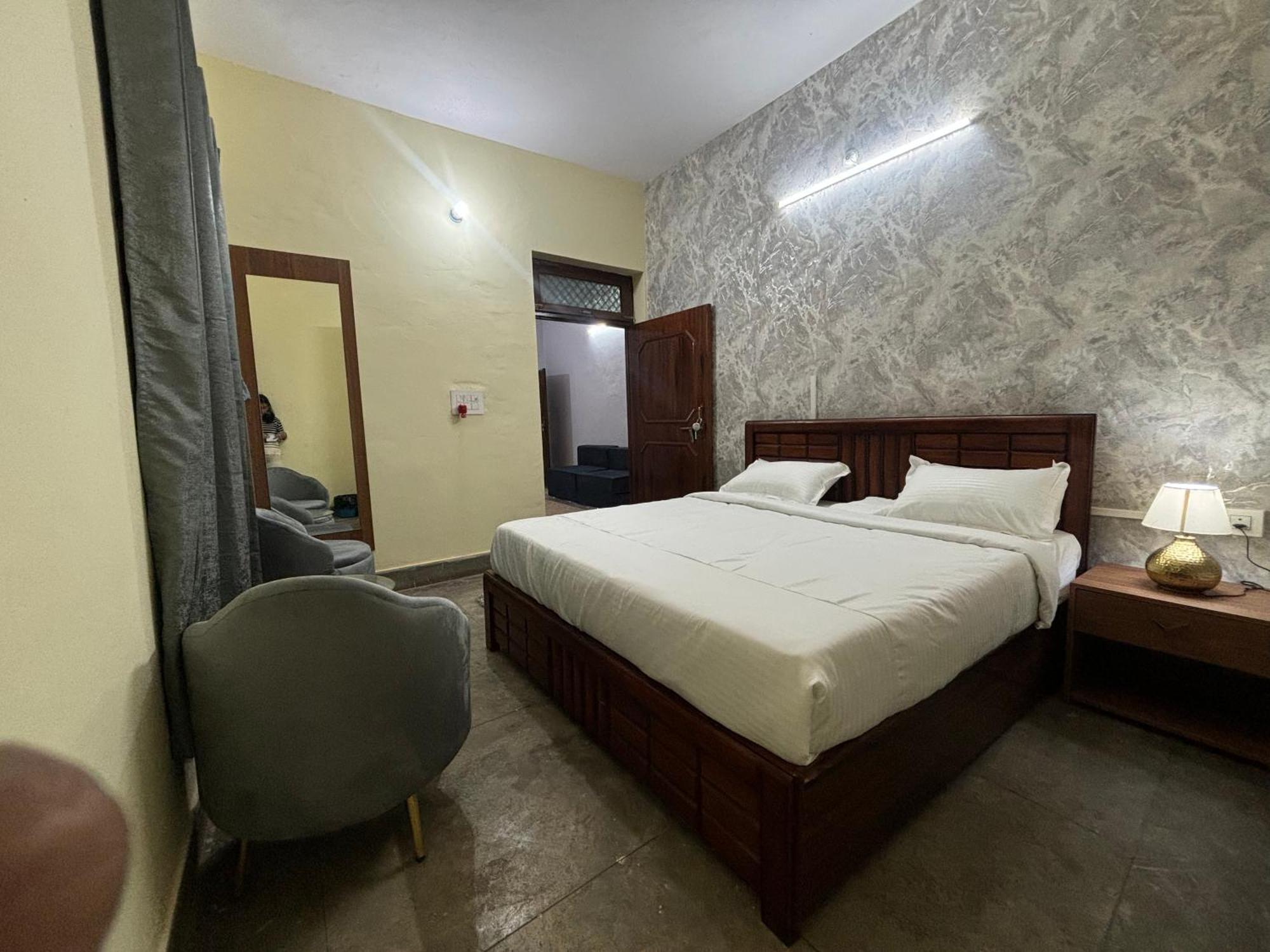Amara Homestays Allāhābād Junction Exteriör bild