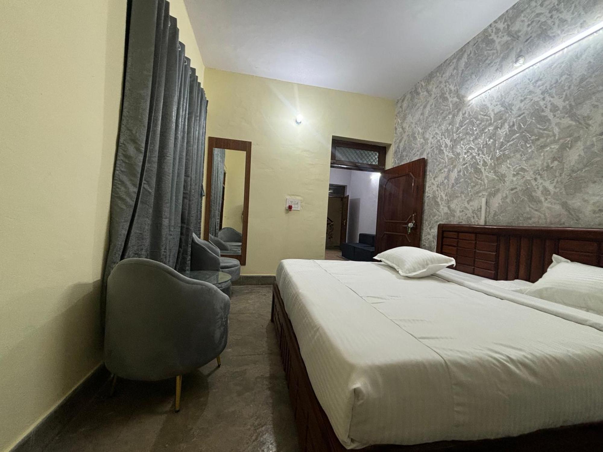 Amara Homestays Allāhābād Junction Exteriör bild