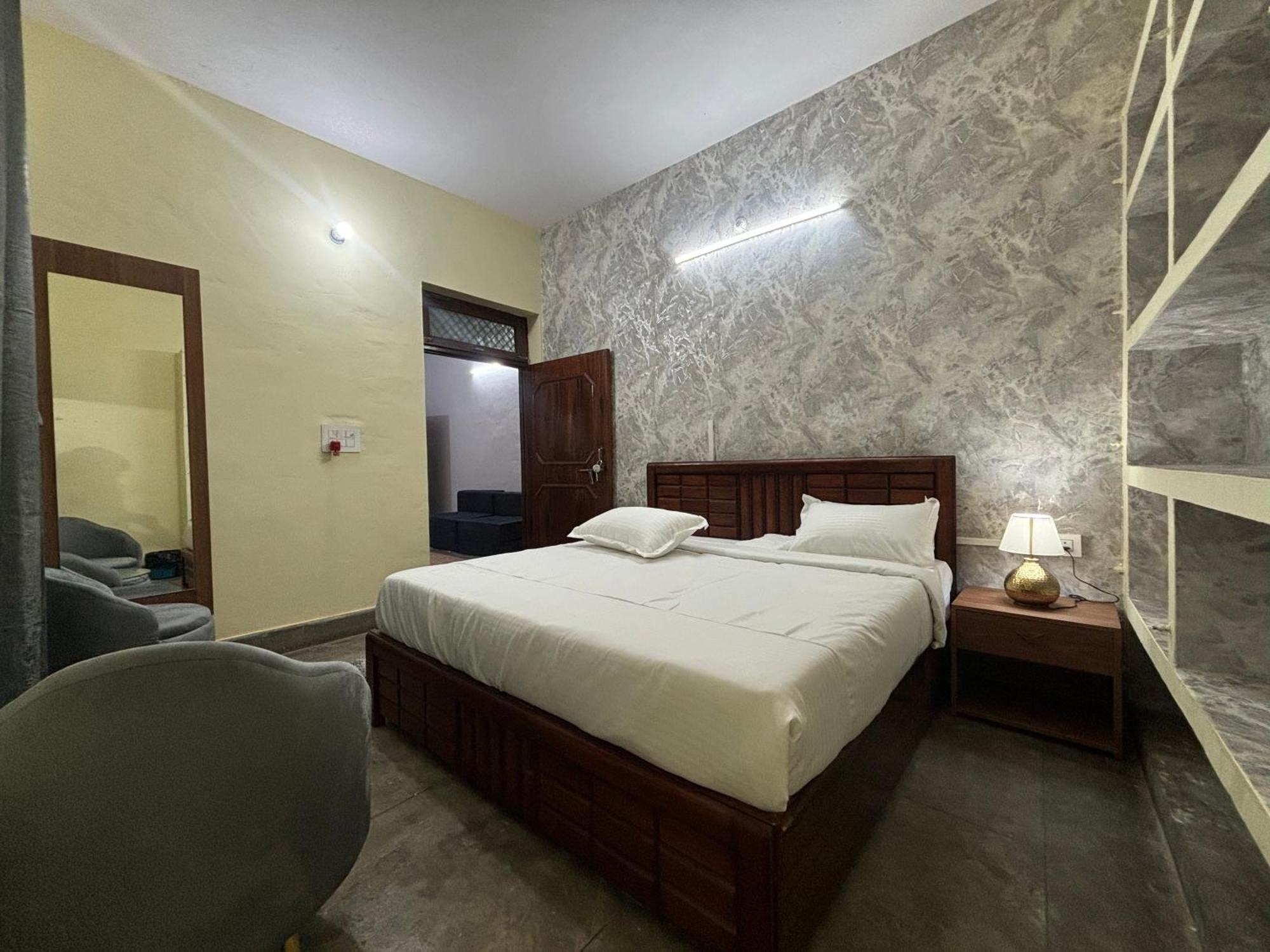 Amara Homestays Allāhābād Junction Exteriör bild